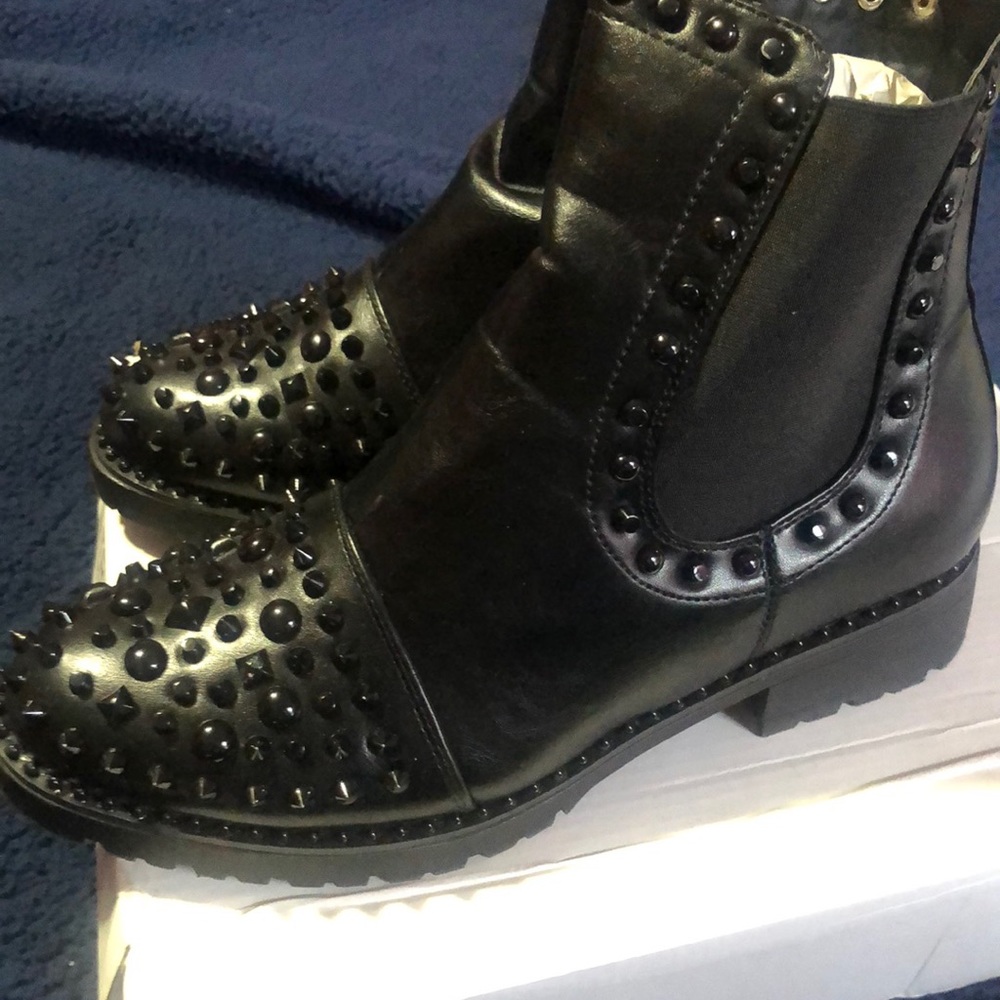 Women’s Spike Boots